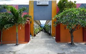 Reddoorz Near Mutiara Sis Al Jufrie Airport Palu